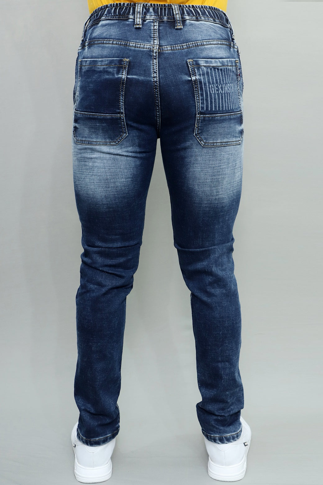 Men Regular Mid Rise Blue Joggers (G924)