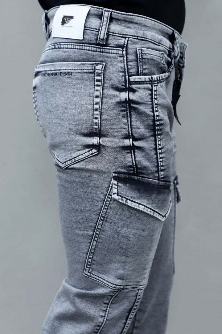 full length view of men's slim fit dark grey stretchable 6 pocket cargo jeans E15