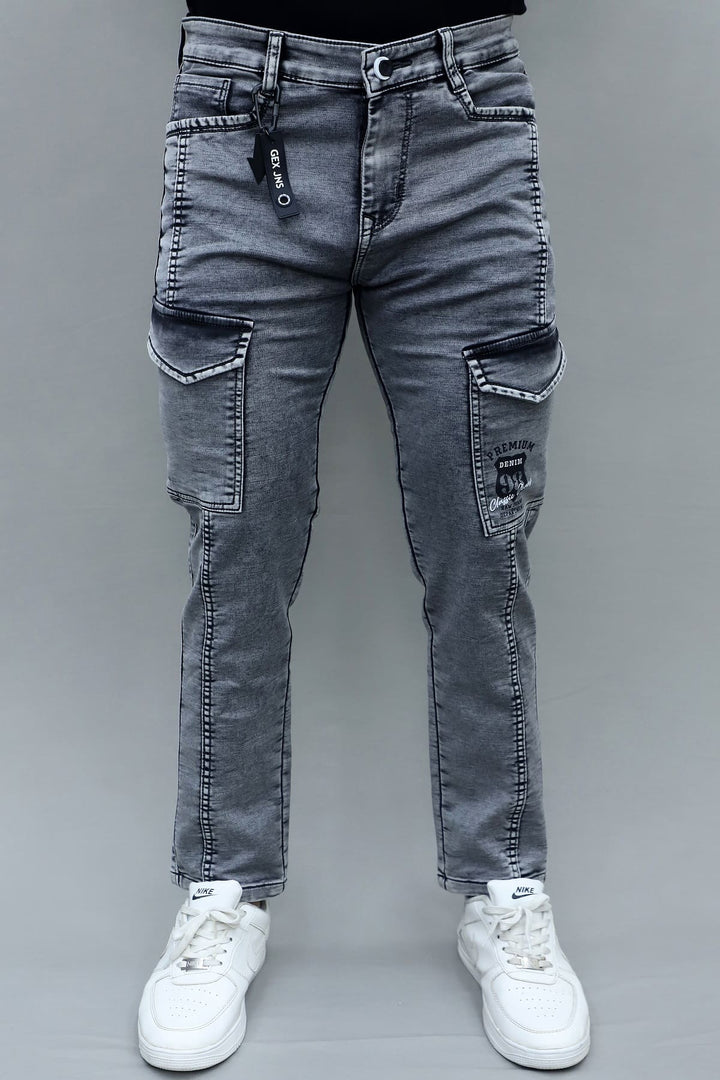 Men's slim fit dark grey stretchable 6 pocket cargo jeans E15 front